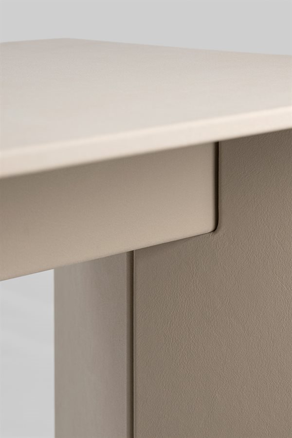 GallottiRadice_Dolm Console_det03_150RGB